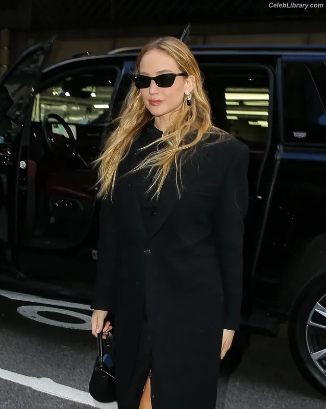 Jennifer Lawrence photo 16 of 1552