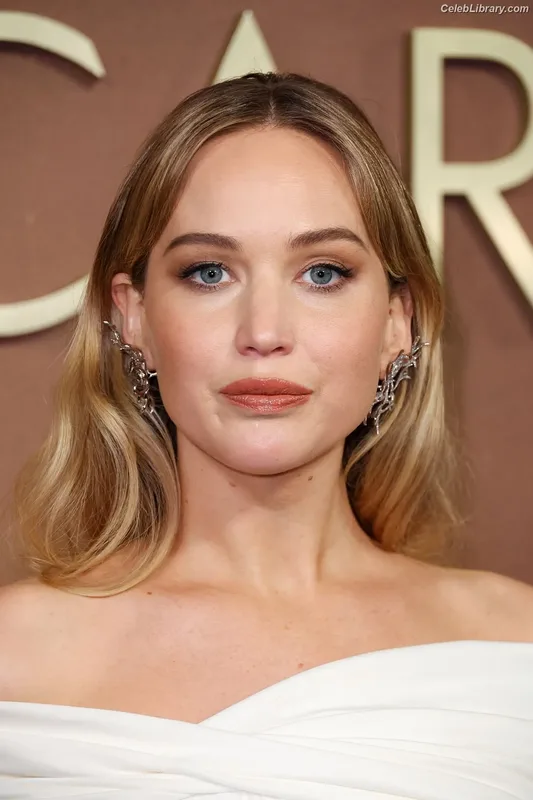 Jennifer Lawrence photo 16 of 1552