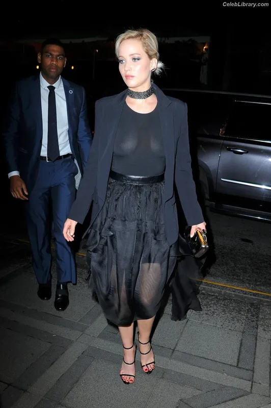 Jennifer Lawrence photo 20 of 1552