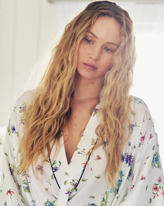 Jennifer Lawrence photo 6 of 1552