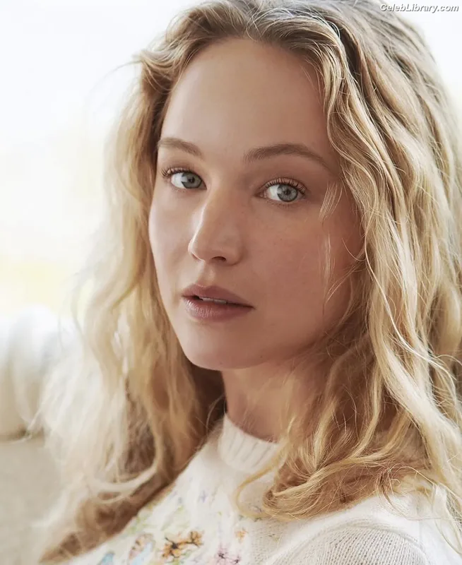 Jennifer Lawrence photo 7 of 1552
