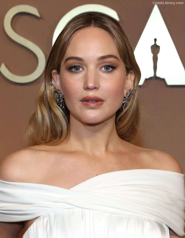 Jennifer Lawrence photo 20 of 1552