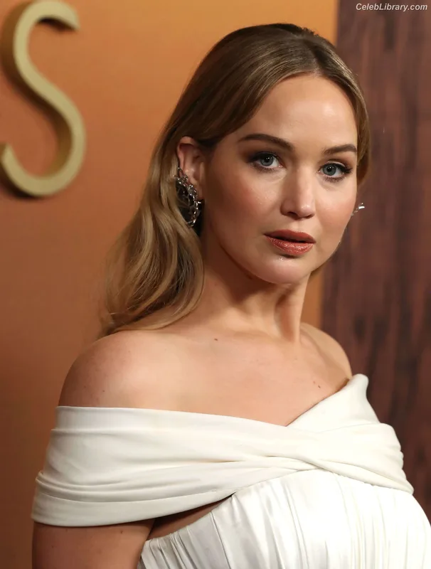 Jennifer Lawrence photo 23 of 1552