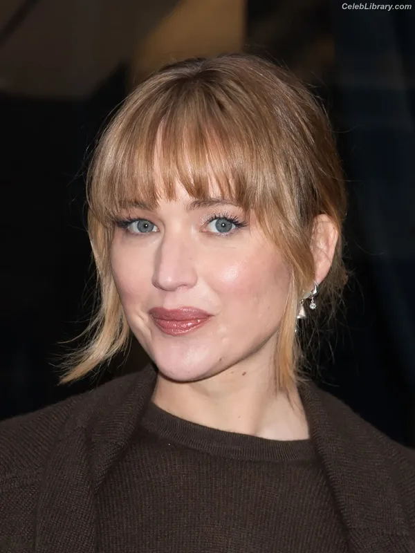 Jennifer Lawrence photo 5 of 1552