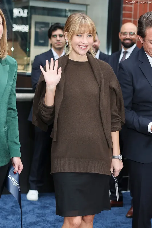 Jennifer Lawrence photo 19 of 1552