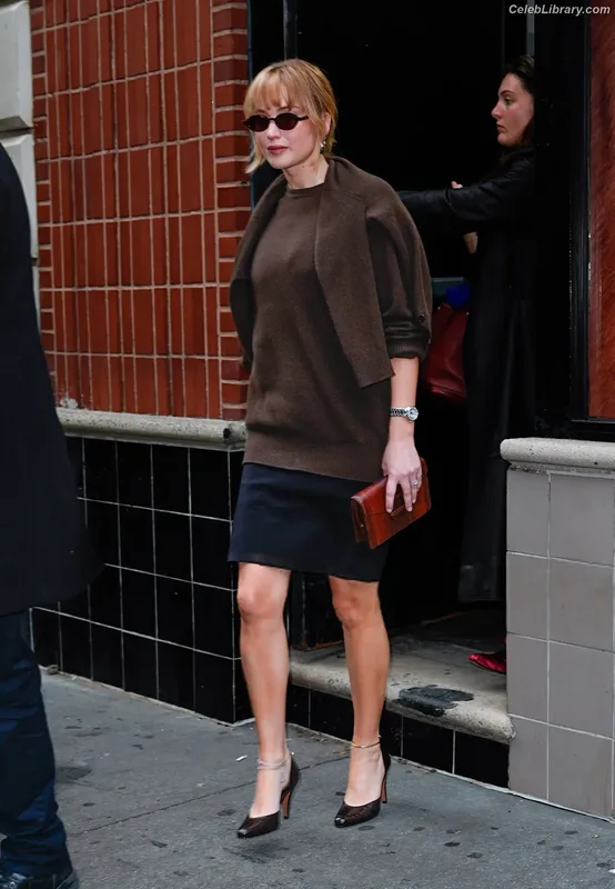 Jennifer Lawrence photo 3 of 1552