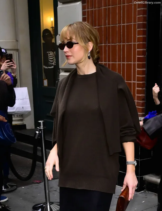 Jennifer Lawrence photo 6 of 1552
