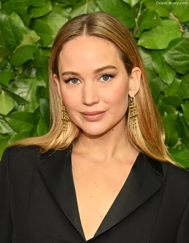 Jennifer Lawrence photo 17 of 1552