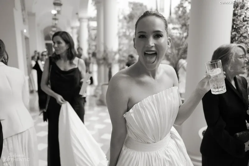 Jennifer Lawrence photo 9 of 1552