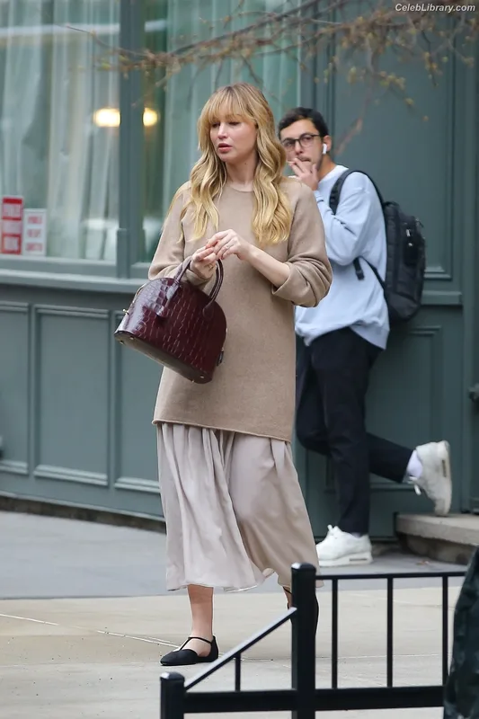 Jennifer Lawrence photo 15 of 1552