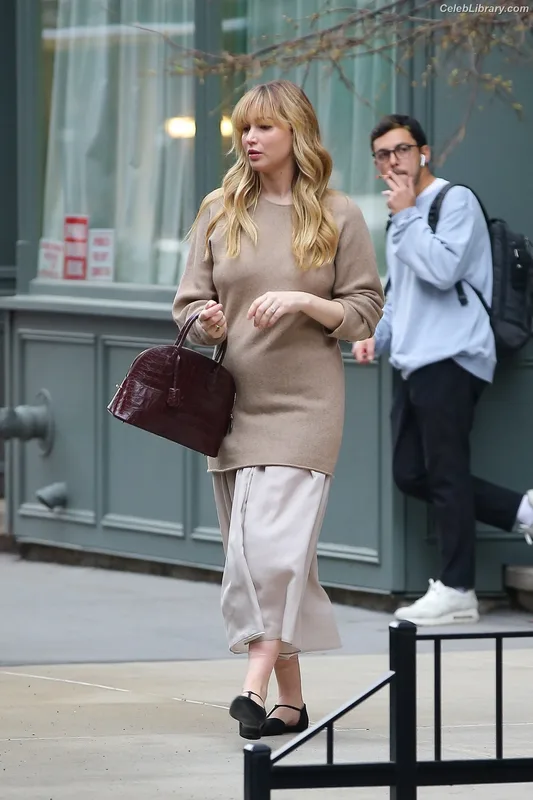 Jennifer Lawrence photo 16 of 1552