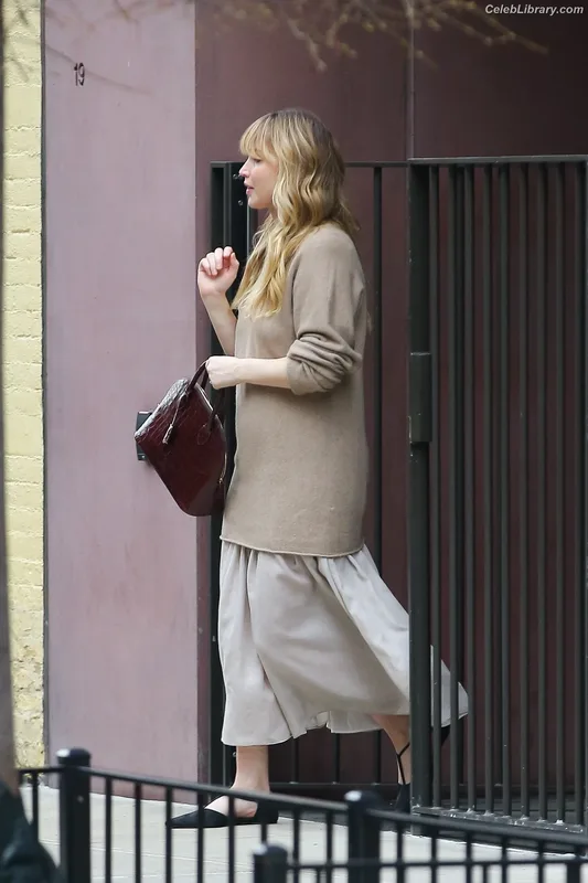Jennifer Lawrence photo 19 of 1552