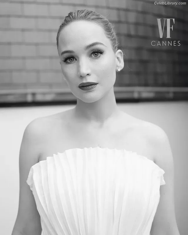 Jennifer Lawrence photo 15 of 1552