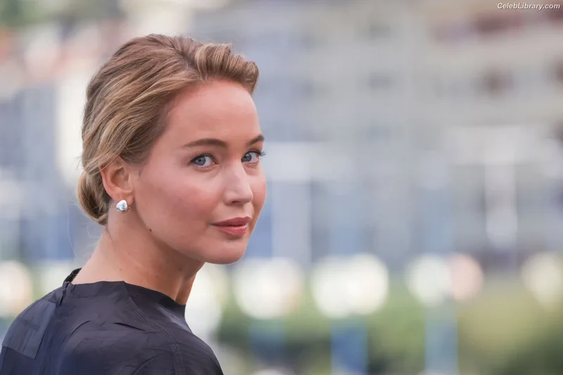 Jennifer Lawrence photo 20 of 1552
