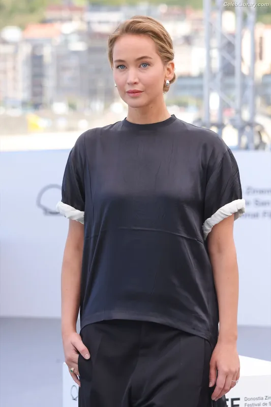 Jennifer Lawrence photo 7 of 1552