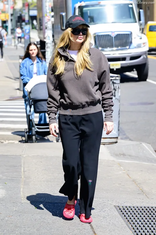 Jennifer Lawrence photo 14 of 1552