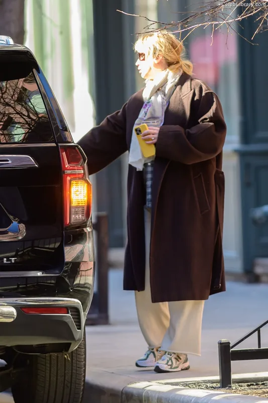 Jennifer Lawrence photo 16 of 1552