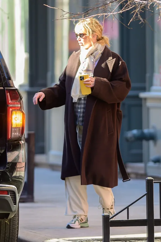 Jennifer Lawrence photo 1 of 1552