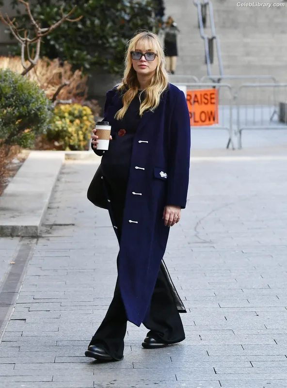 Jennifer Lawrence photo 16 of 1552