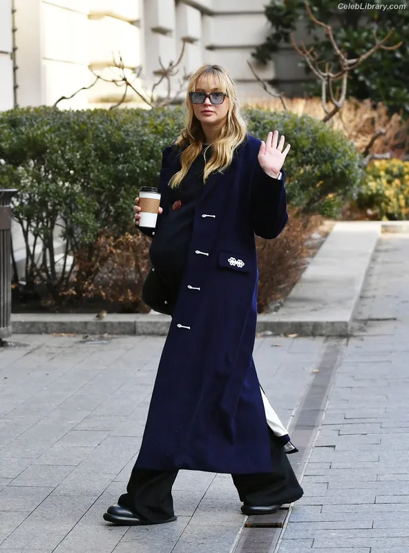 Jennifer Lawrence photo 17 of 1552