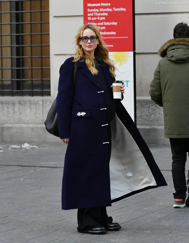 Jennifer Lawrence photo 18 of 1552