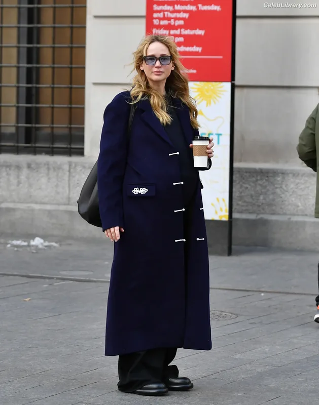 Jennifer Lawrence photo 19 of 1552