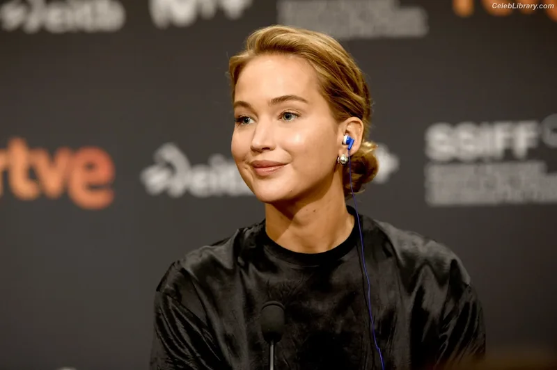 Jennifer Lawrence photo 6 of 1552