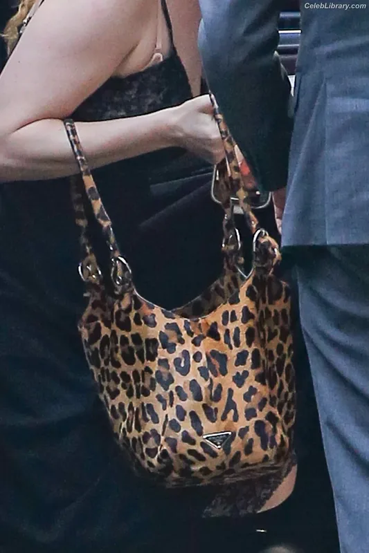 Jennifer Lawrence photo 14 of 1552
