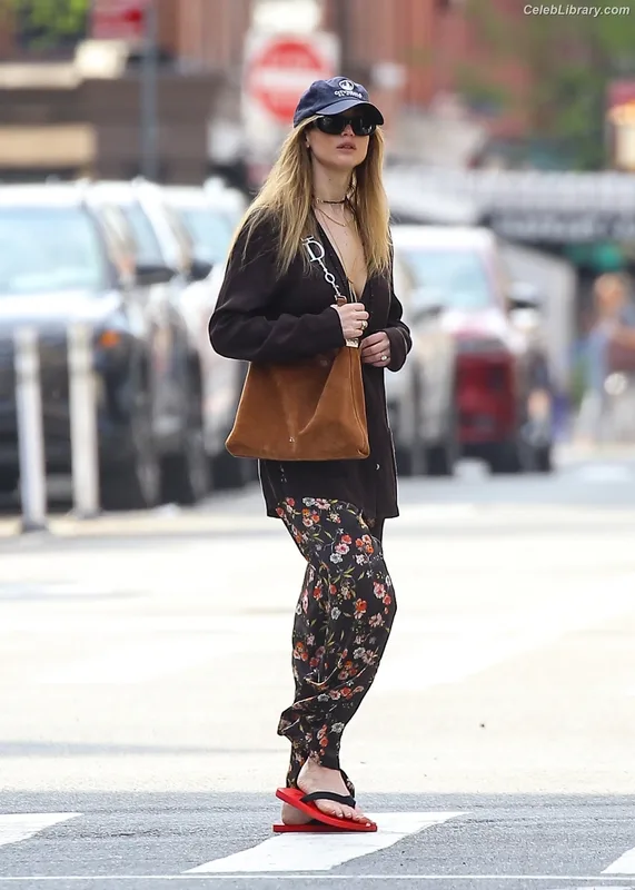 Jennifer Lawrence photo 9 of 1552