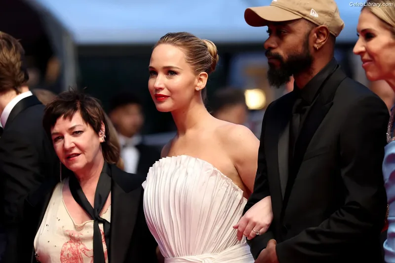 Jennifer Lawrence photo 19 of 1552