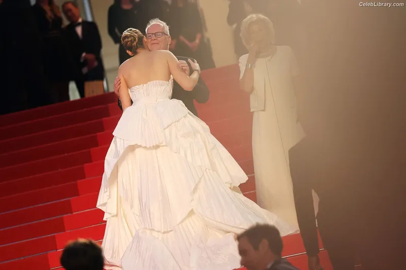 Jennifer Lawrence photo 24 of 1552
