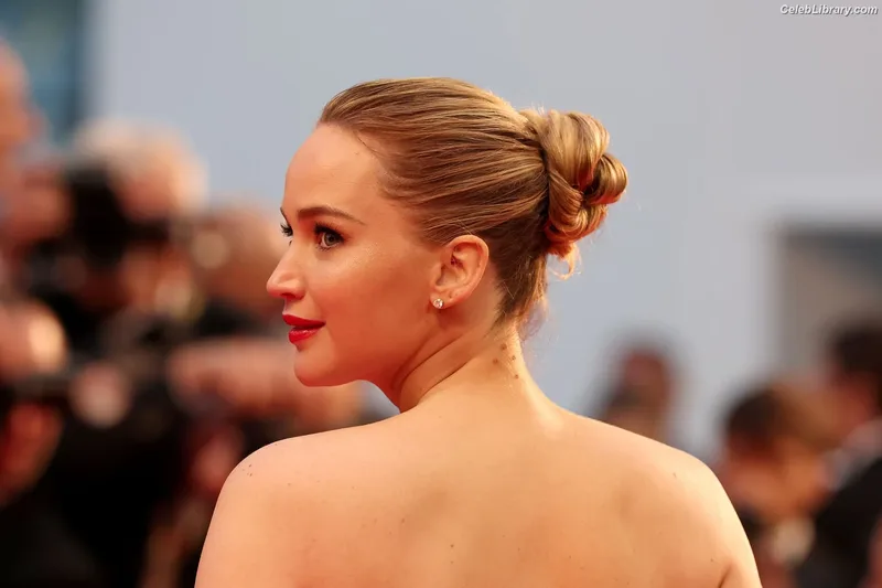 Jennifer Lawrence photo 18 of 1552