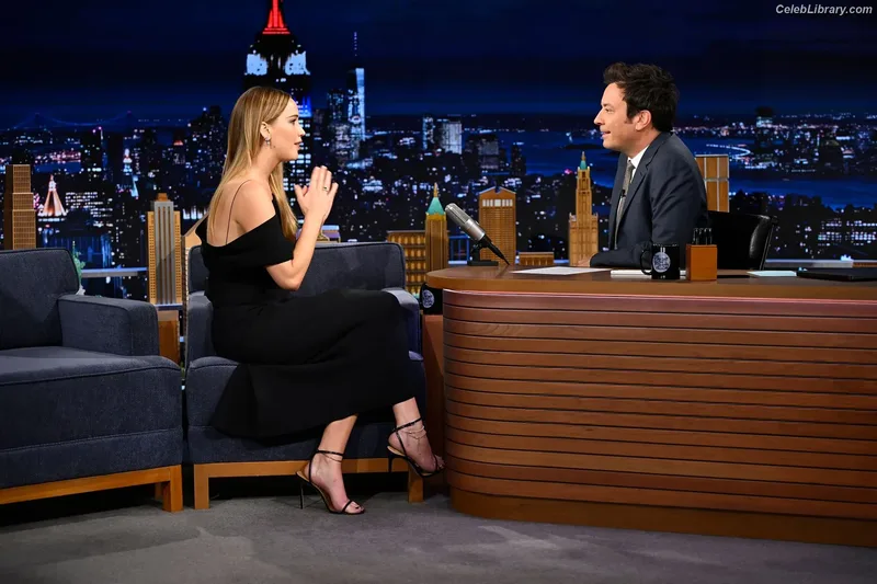 Jennifer Lawrence photo 3 of 1552