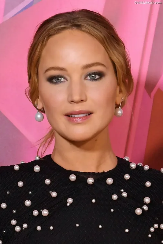 Jennifer Lawrence photo 9 of 1552