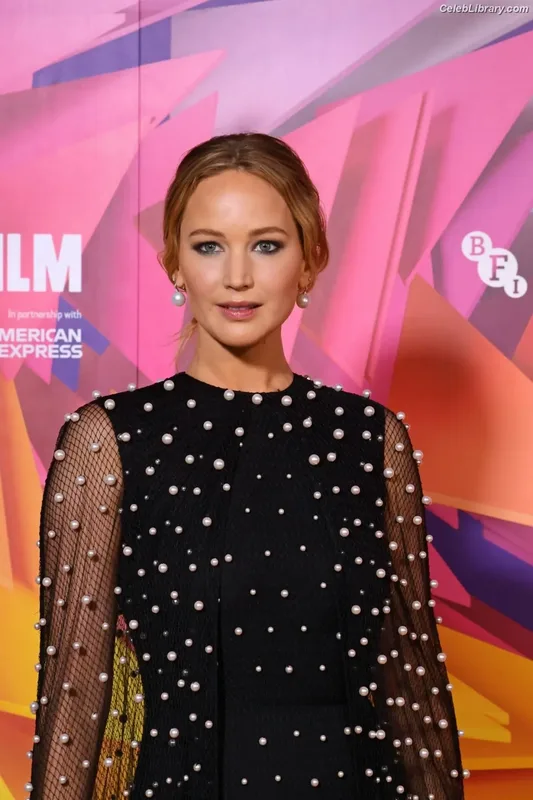 Jennifer Lawrence photo 10 of 1552
