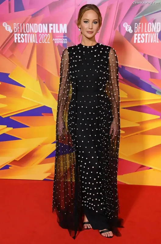 Jennifer Lawrence photo 12 of 1552