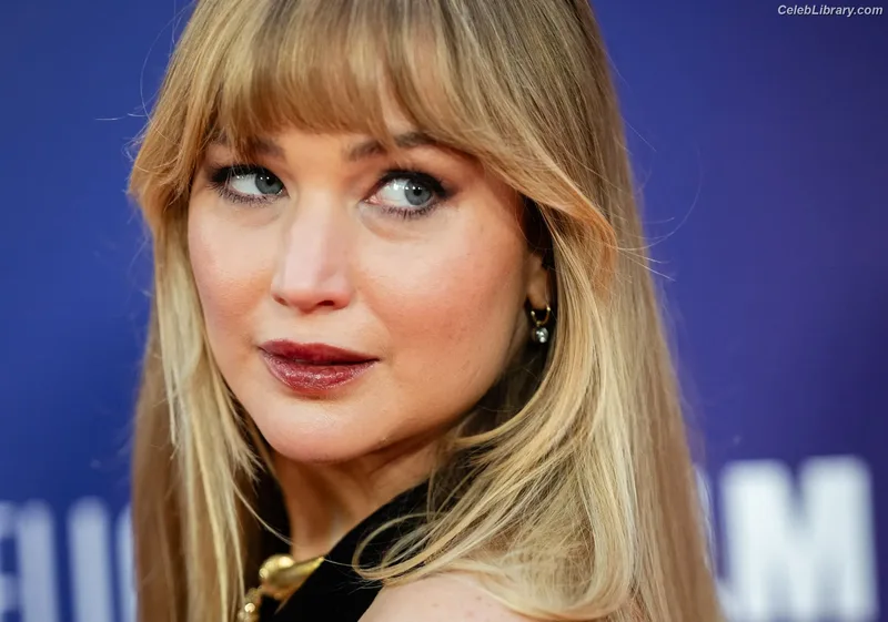 Jennifer Lawrence photo 4 of 1552