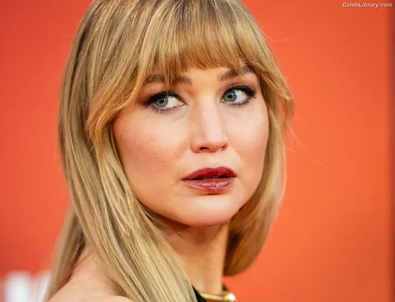 Jennifer Lawrence photo 6 of 1552