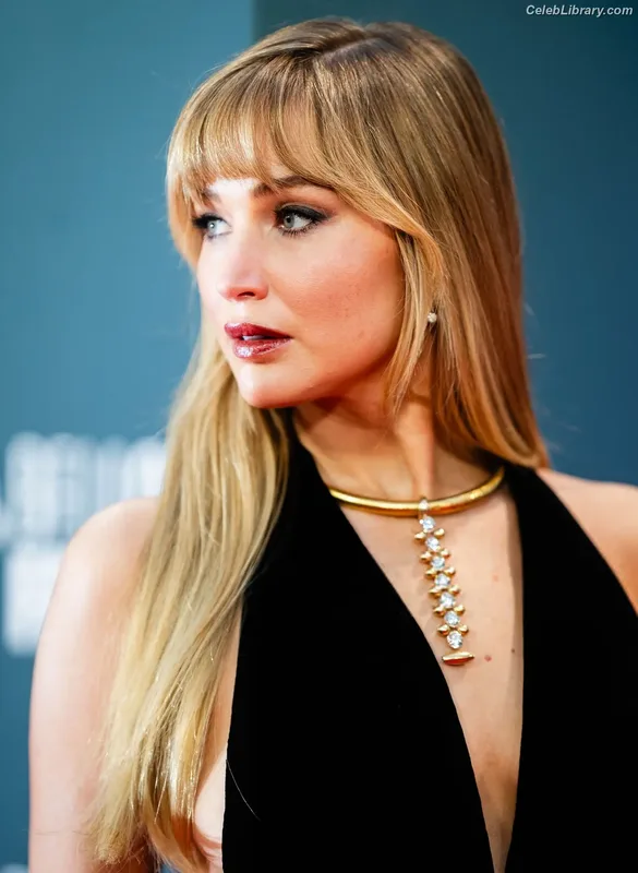 Jennifer Lawrence photo 7 of 1552