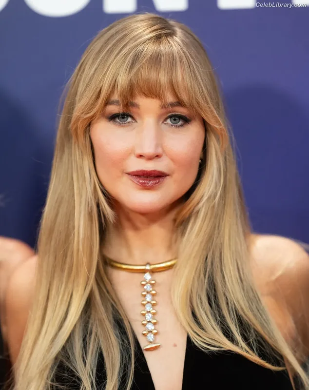Jennifer Lawrence photo 10 of 1552