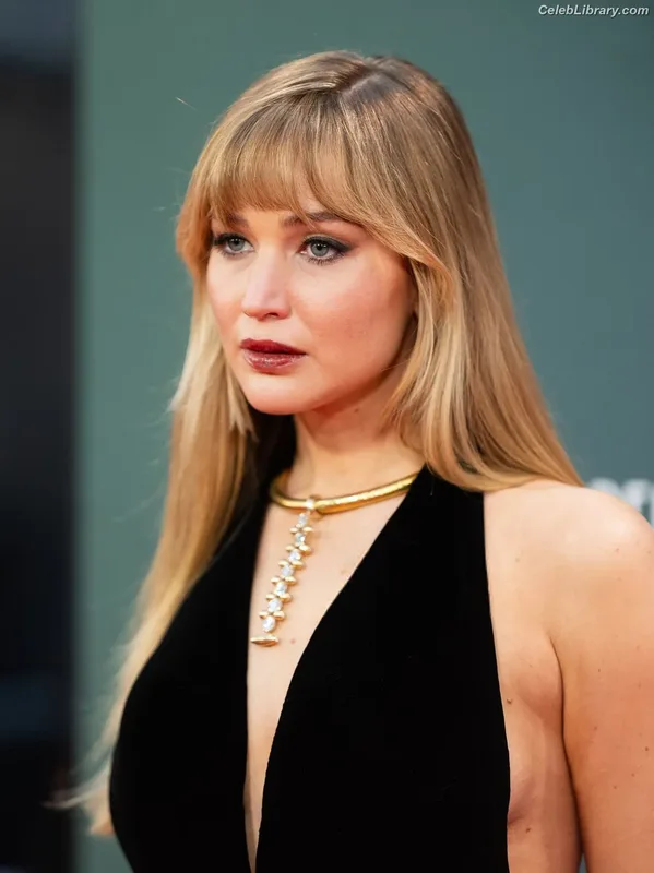Jennifer Lawrence photo 11 of 1552