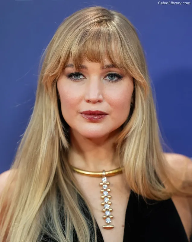 Jennifer Lawrence photo 17 of 1552