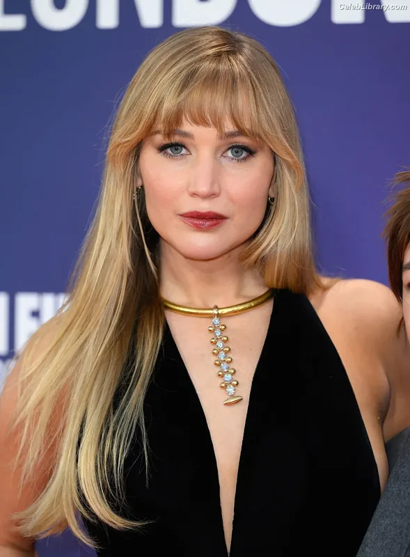 Jennifer Lawrence photo 21 of 1552