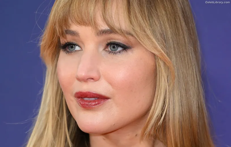 Jennifer Lawrence photo 24 of 1552