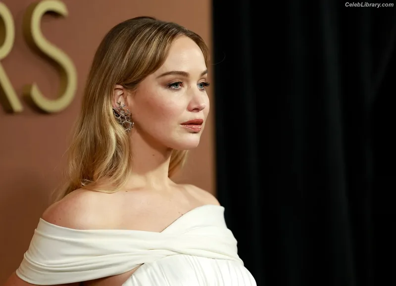 Jennifer Lawrence photo 6 of 1552