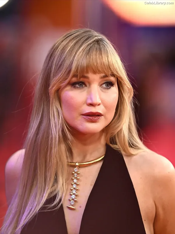 Jennifer Lawrence photo 11 of 1552