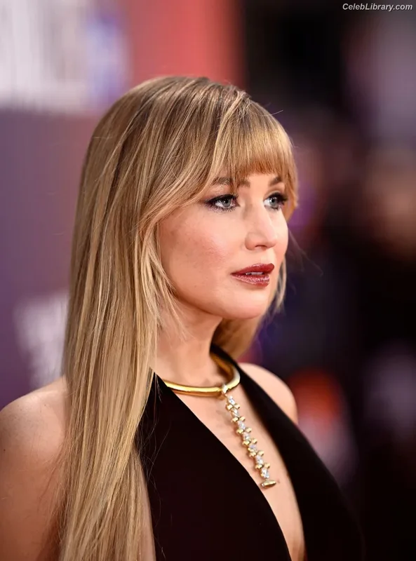 Jennifer Lawrence photo 17 of 1552