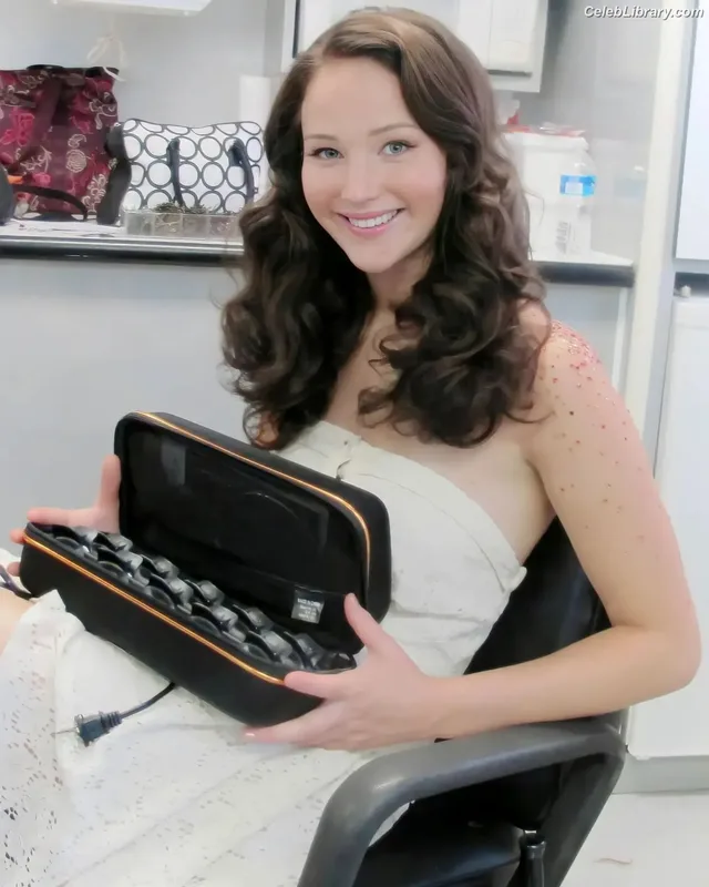 Jennifer Lawrence photo 17 of 1552