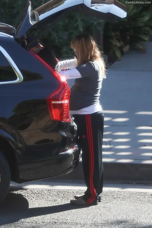Jennifer Lawrence photo 3 of 1552