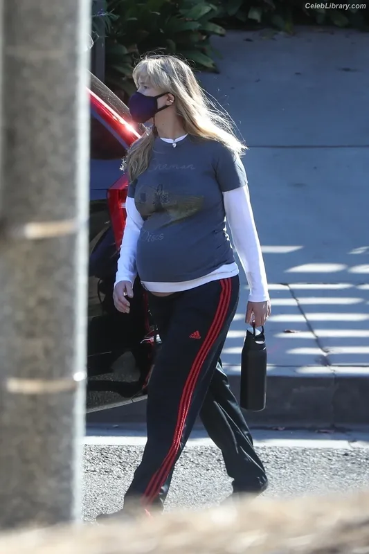 Jennifer Lawrence photo 4 of 1552